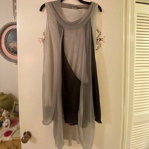 BLACK/SILVER/GRAY FLOWY SLEEVELESS TOP-XL